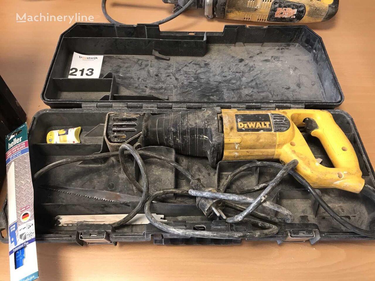 сабельная пила DeWALT DW304PK-qs