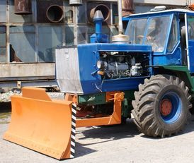 новый ХТЗ Бульдозерное оборудование (отвал, лопата) на тракторах ХТЗ 150К