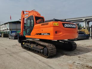 гусеничный экскаватор Doosan DX225