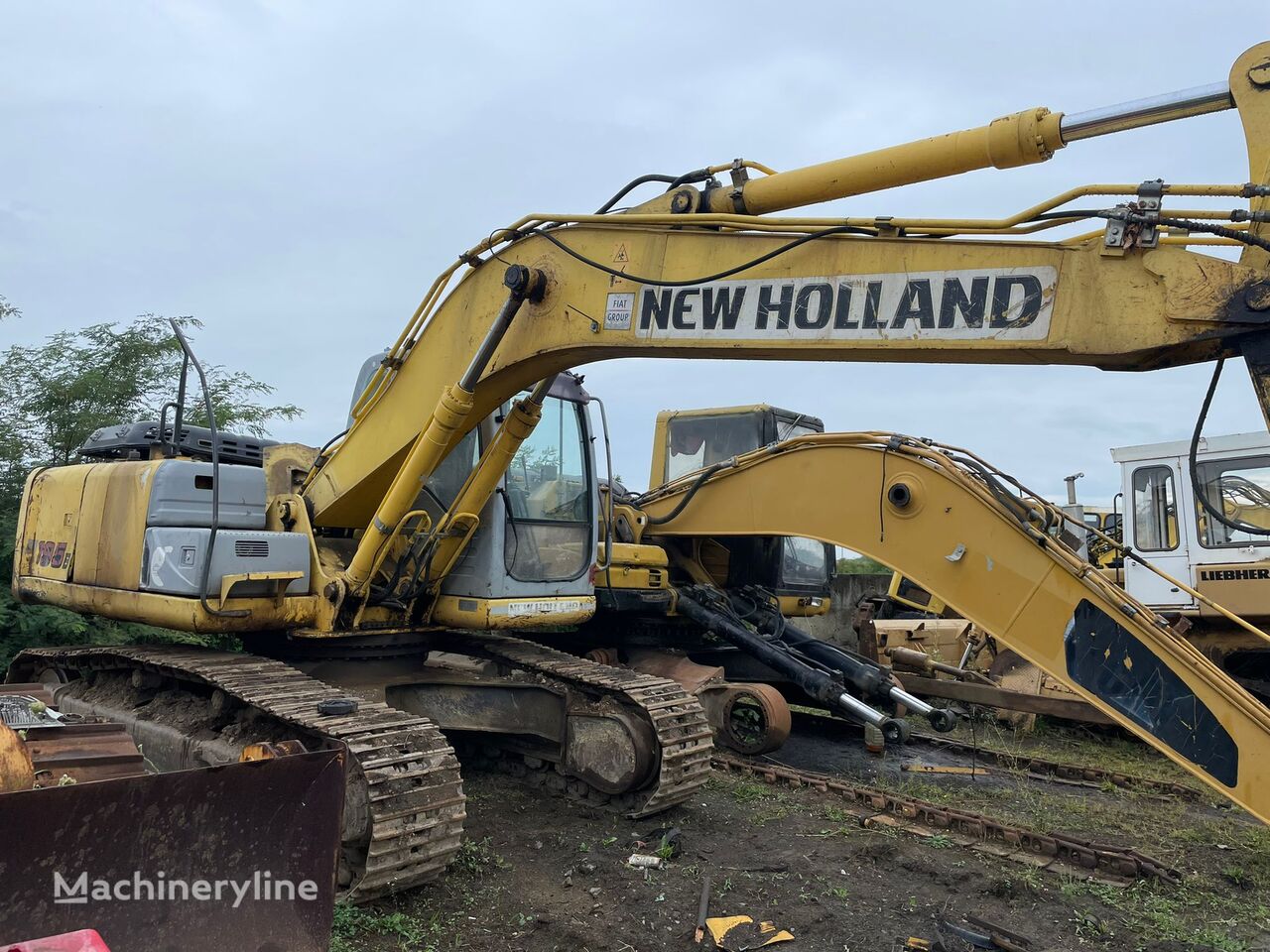 гусеничный экскаватор New Holland E 195 B по запчастям